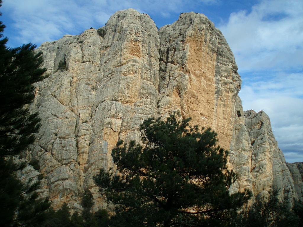 Masia De La Serra De La Cogulla Penarroya De Tastavins Luaran gambar